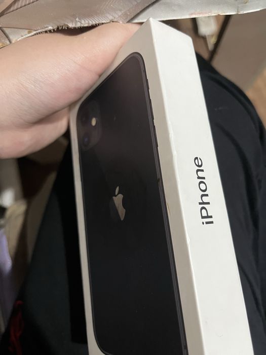 IPhone 11 каробкасы