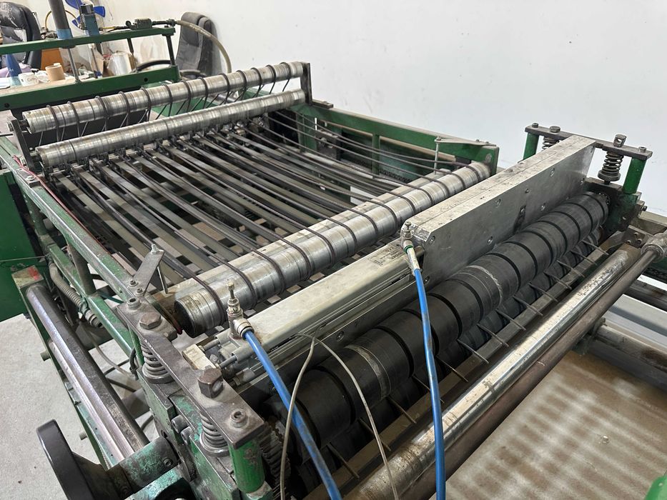 Автомат за конфекция на пликове с тристранен шев със серво мотор