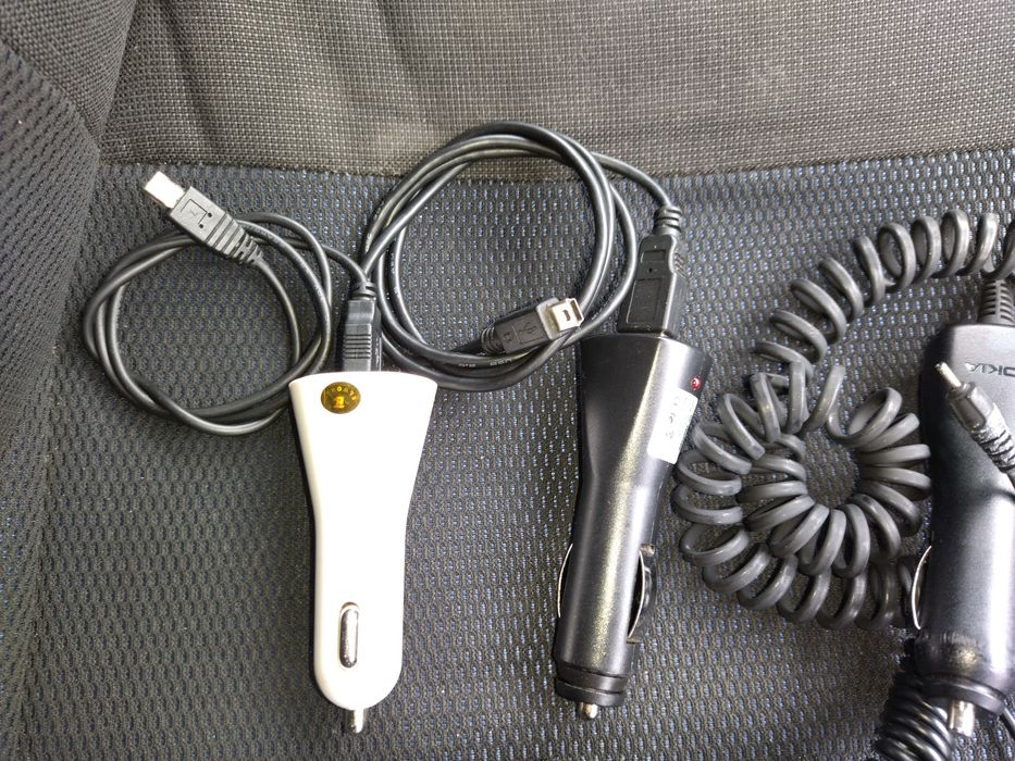 Încărcător auto telefon