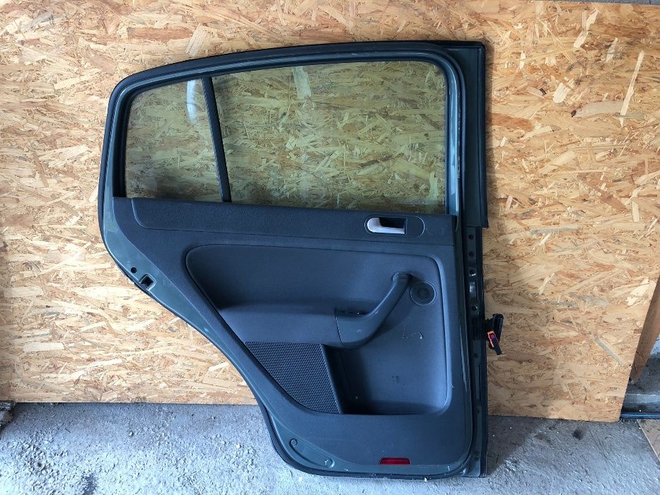 Usa dreapta spate, stanga spate, completa, VW Golf 5 plus, impecabila