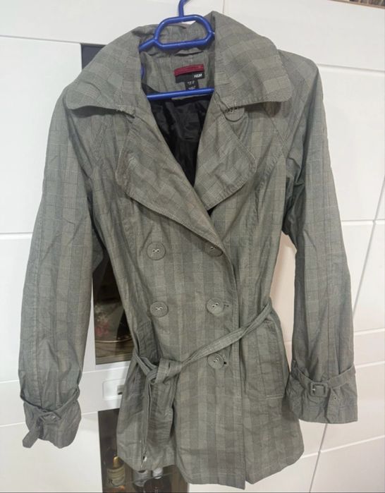 Trench H&M dama, marimea 40 - model carouri clasic