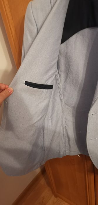 Vând Sacou elegant sau casual / H&M /mărimea 48 slim-fit / impecabil.