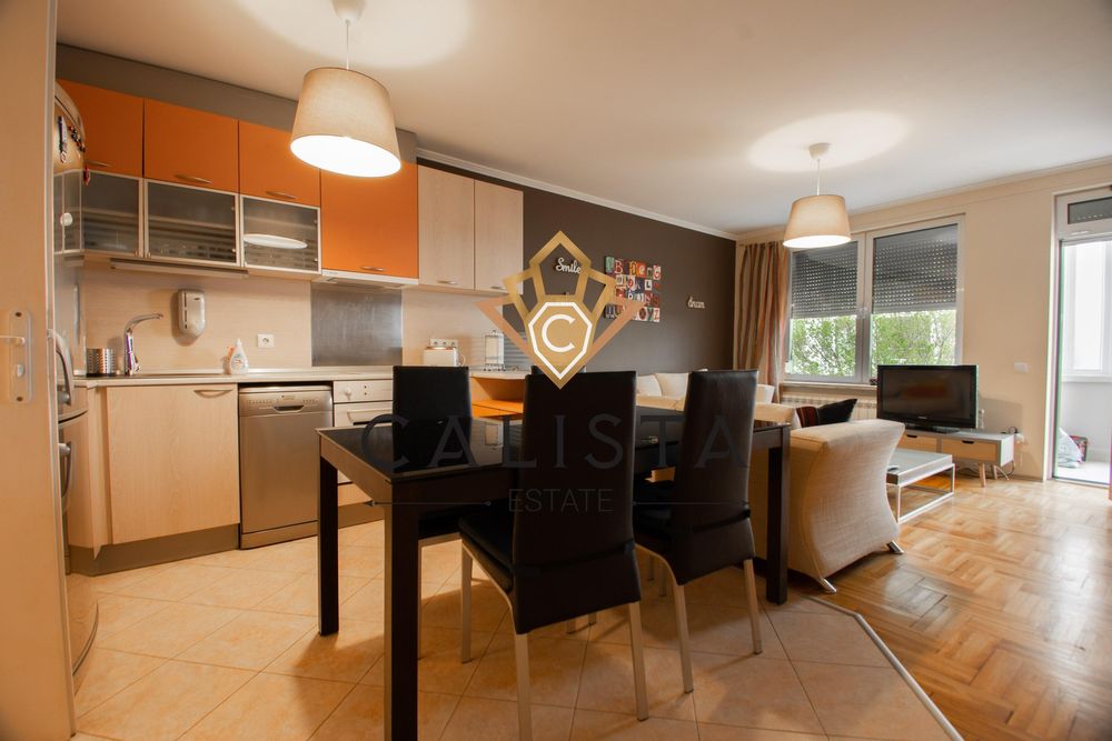 Дава се под наем Двустаен апартамент в София, Лозенец - 66 кв.м за 725 € - Снимка #2