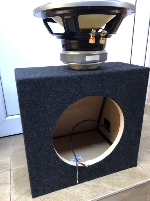 Sony Xplod бас каса 10”