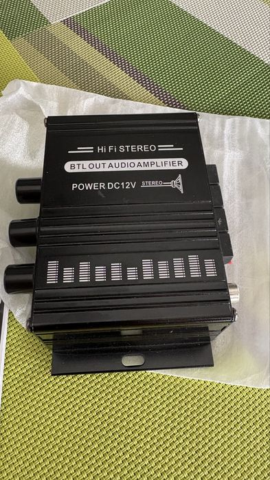 Музикален двуканален мощен усилвател 12v