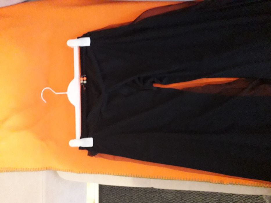 Pantaloni dama foarte interesanti
