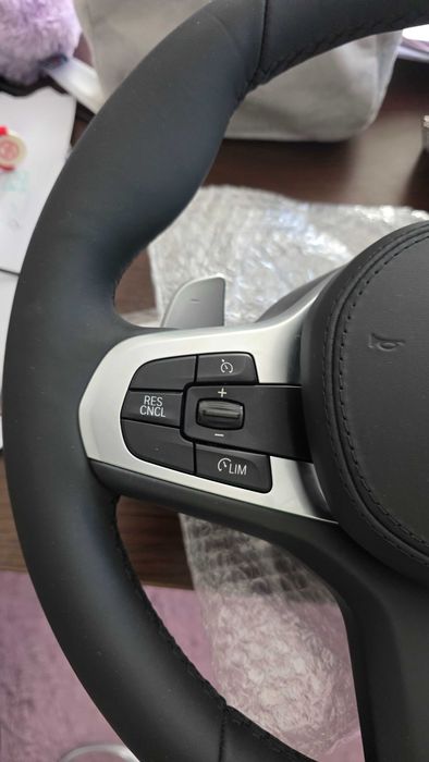 BMW M волан G30 G01 G02 G31 G11 с отопляеми вибрационни лостчета