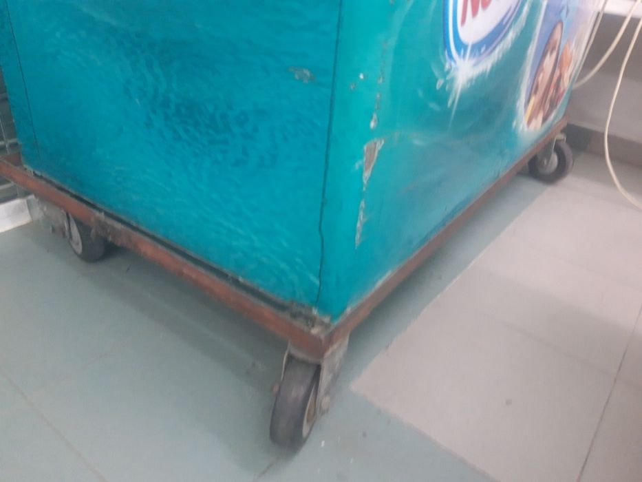 Оборудване за магазин.Стелаж 4,80м/2,20м вис.,охладител,фризер