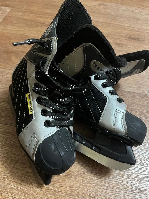 Продам коньки детские
