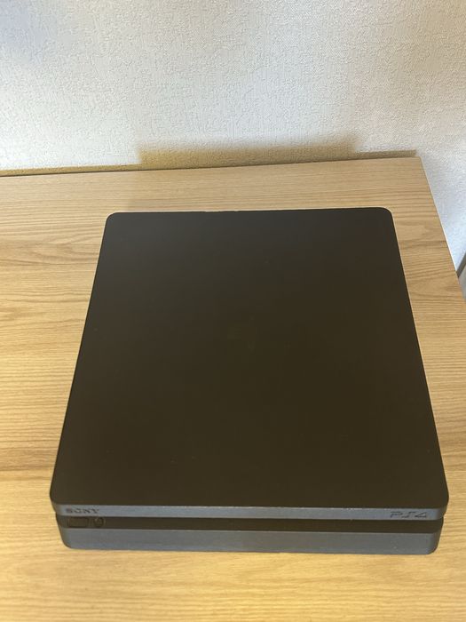 Playstation 4 slim