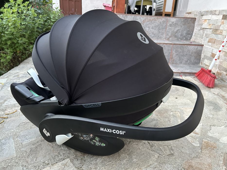 Scoica auto Maxi Cosi Pebble 360 pro cu adaptori