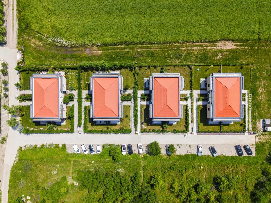 Snagov Plaza Houses – Locuințe cu grădină la doar 200 m de DN1