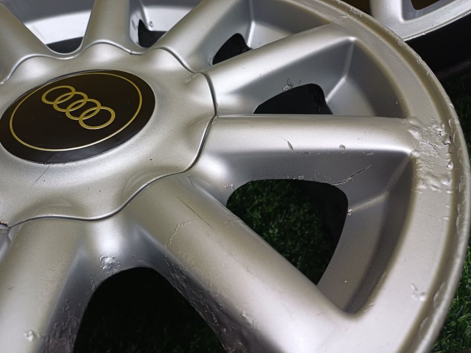 Диски R15 5x112 ромашки на Audi.
