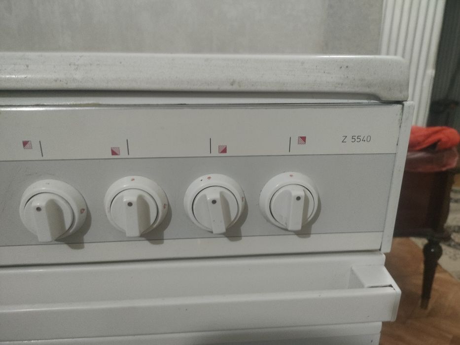 Продам газовую плиту