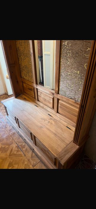 Деревянная прихожая