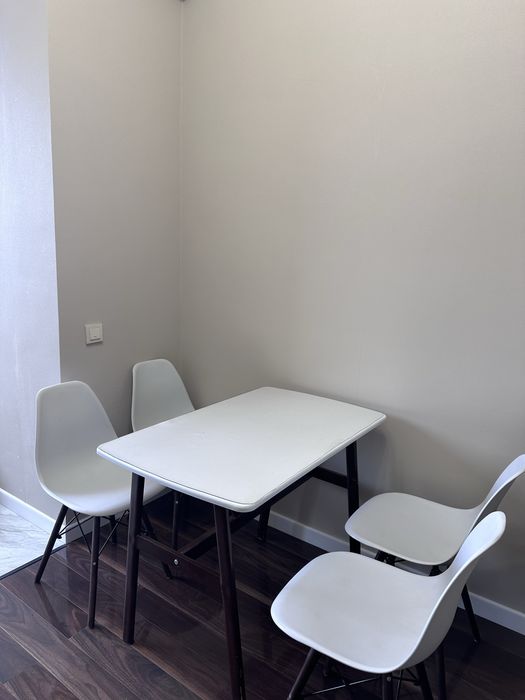 Обеденная группа : Стол и 4 стула