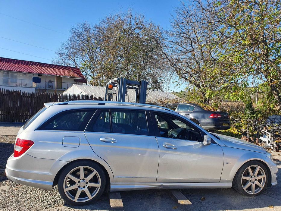 Dezmembrez Mercedes C Class W204 C220 2.2CDI Sport 2012