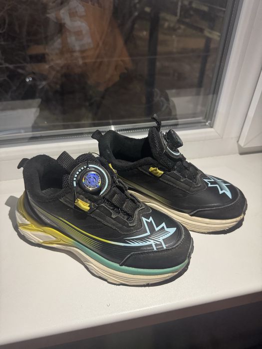 Кроссы 33 размер 1500тг