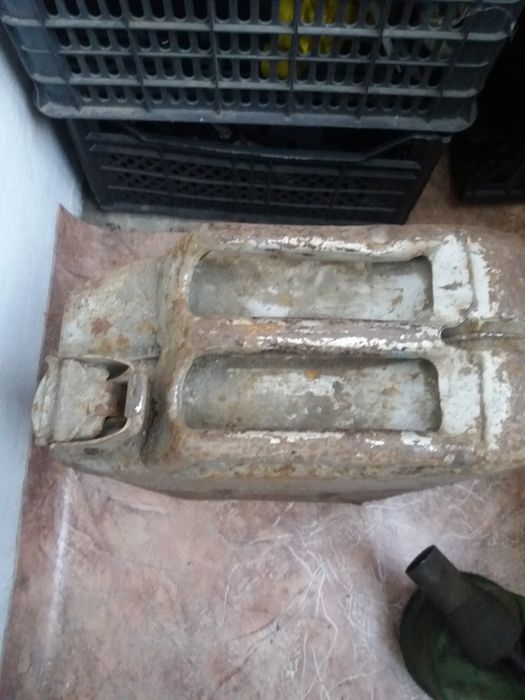 Продам металические канистры