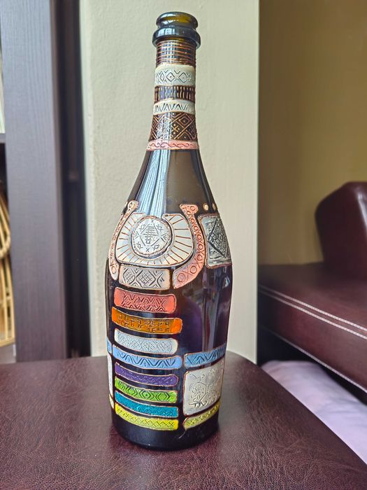 Бутилка Рисувано стъкло с Български мотиви за подарък
