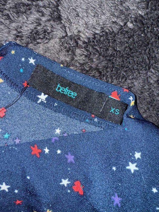 женская одежда (костюмы, платья. кофты)