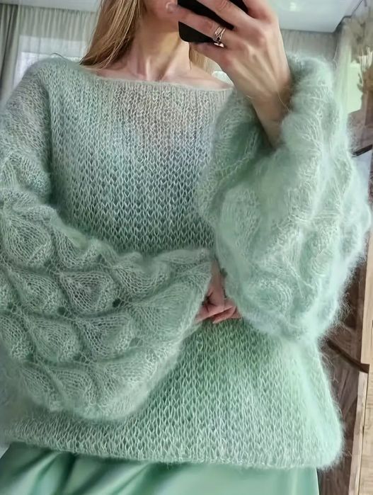 Свитер женкий в цвете Версальского сада