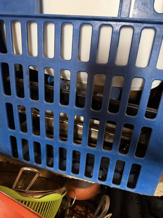 Посуда продавам я на едно