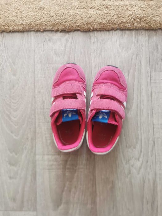 Продам детскую обувь