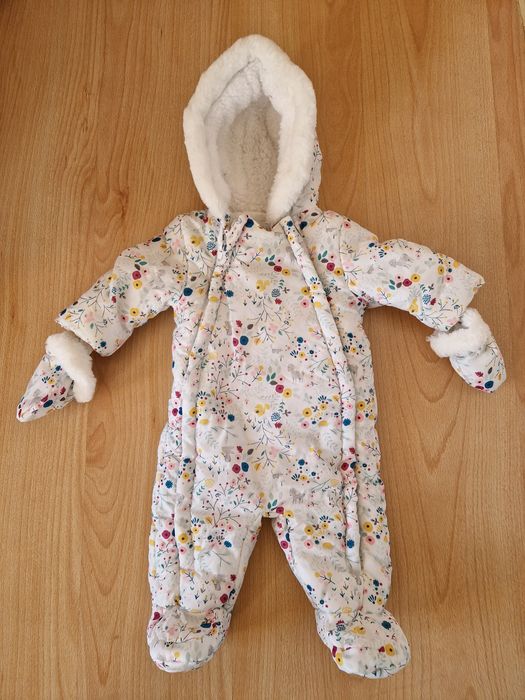 Бебешки и детски дрехи и принадлежности