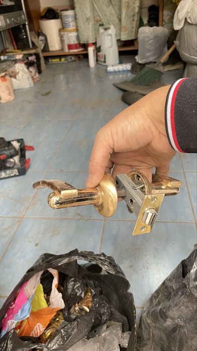 Дверные ручки идеальные в комплекте
