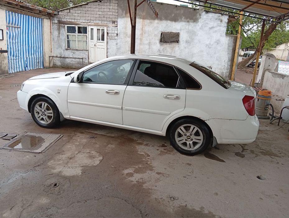 Lasetti sotiladi 2006 yil