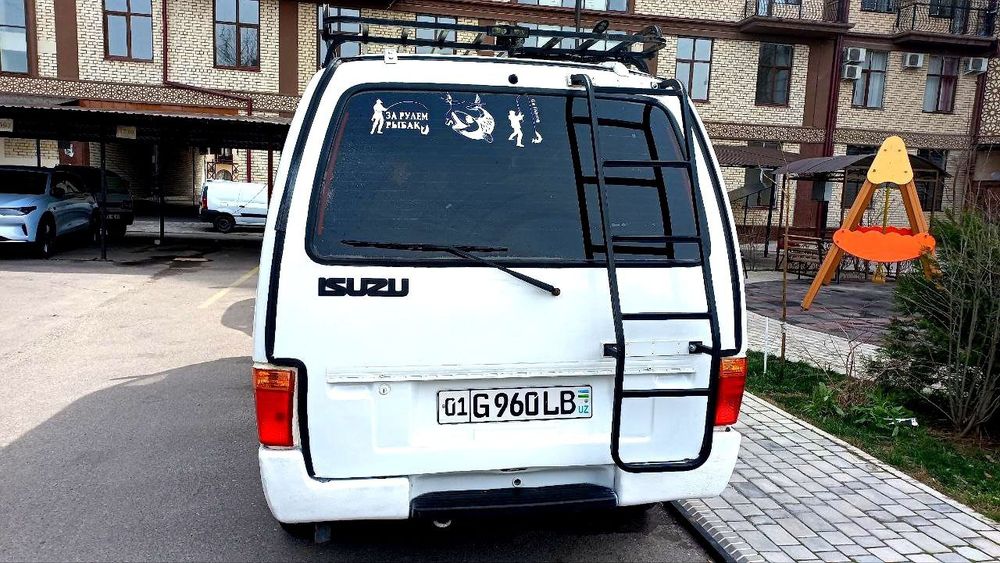Продам микроавтобус исузу