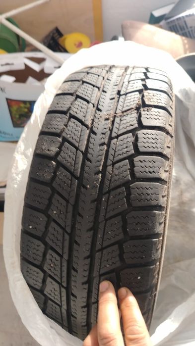 Продам летние шины м дисками в комплекте