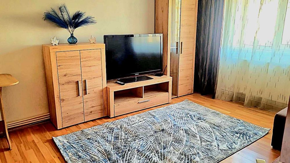 Garsonieră de inchiriat, zona piață