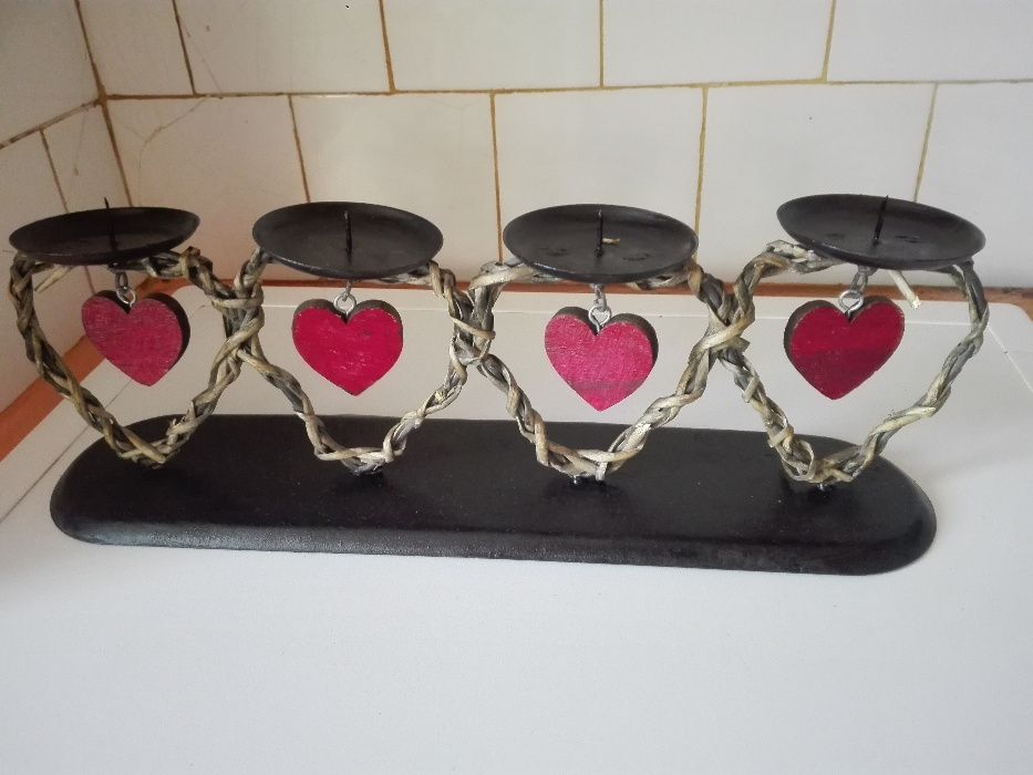 Два метални свещника и лот пролетни пощенски картички.