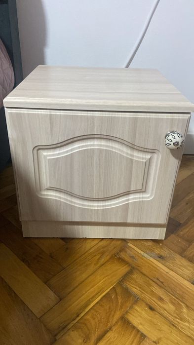 Noptiere pat din mdf