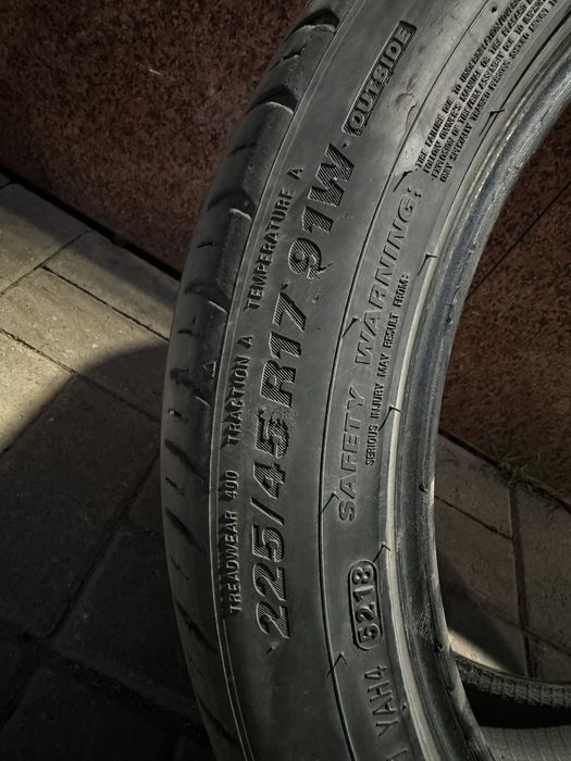 Продам пару резин KUMHO 225/45/17