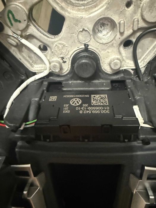 Чисто нов,оригинален мултиволан за Фолксваген-Volkswagen