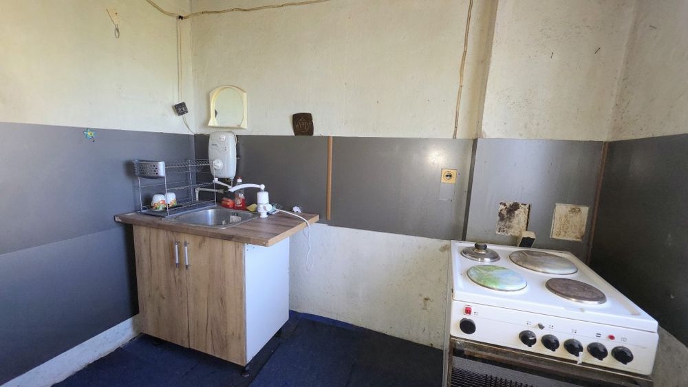 Продава се къща в центъра на село Чуковец, община Радомир