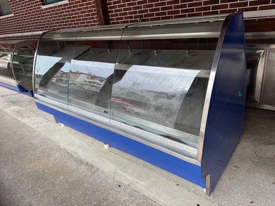 Хладилни и топли витрини