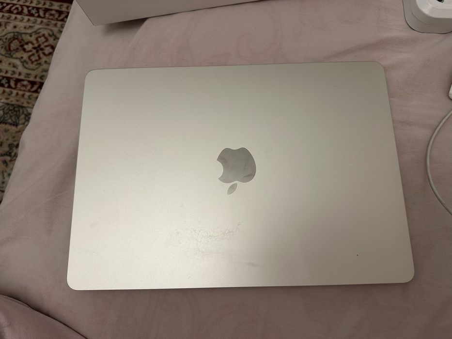 Продам новый макбук М4(256гб)