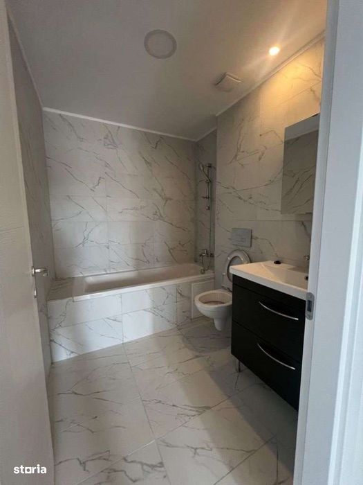 Apartament 3 camere, terasa 40mp , Complex Cosmopolis
