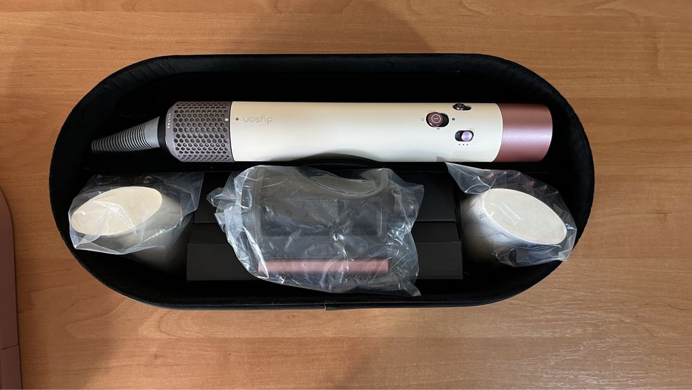 Dyson стайлер Малайзия бежевый