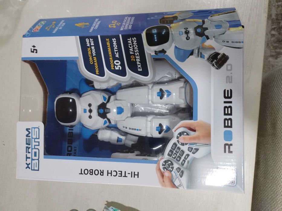 Робот с дистанционно управление