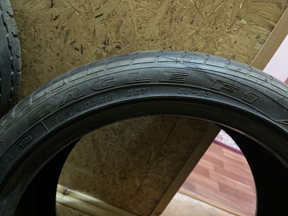 Goodyear Eagle F1 255/40 r19