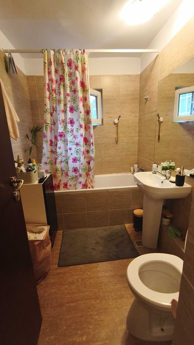 Caut colega de apartament