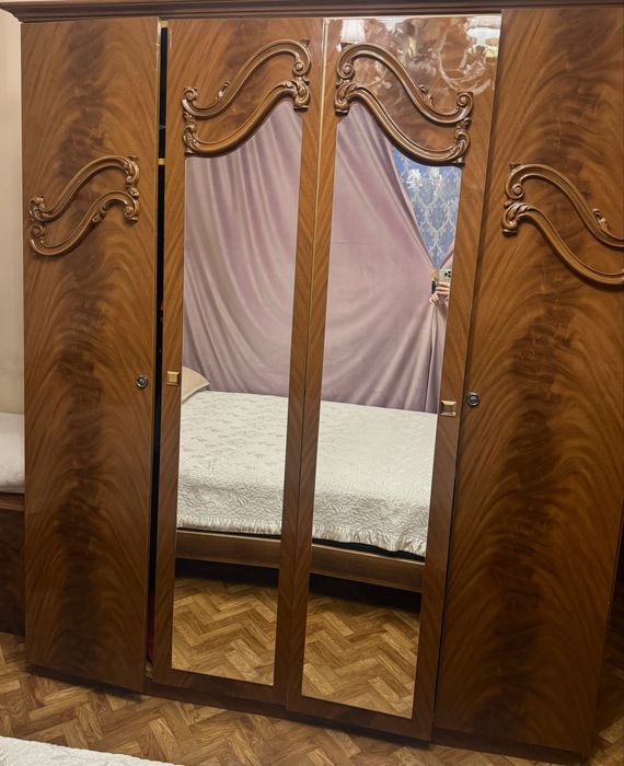 Спальный гарнитур