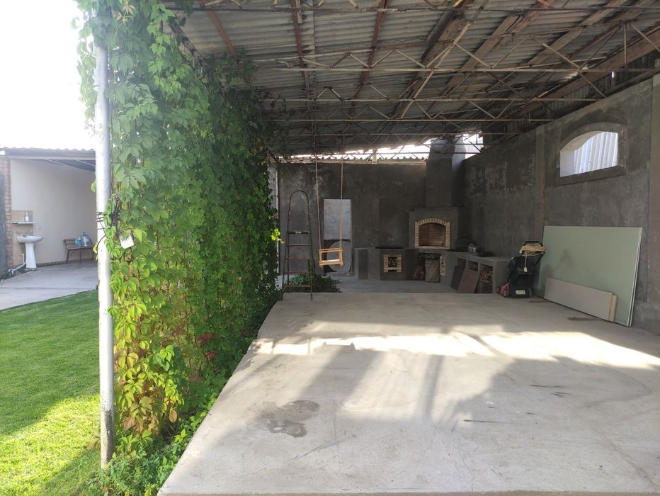 Продается участок, первая линия вдоль оживленной трассы. Под бизнес.