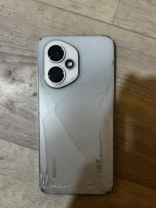 Телефон honor 400 есть торг