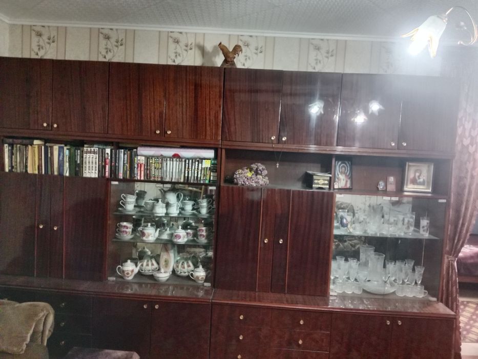 Отдам даром шифоньер, стенку, диван, 2 кресла
